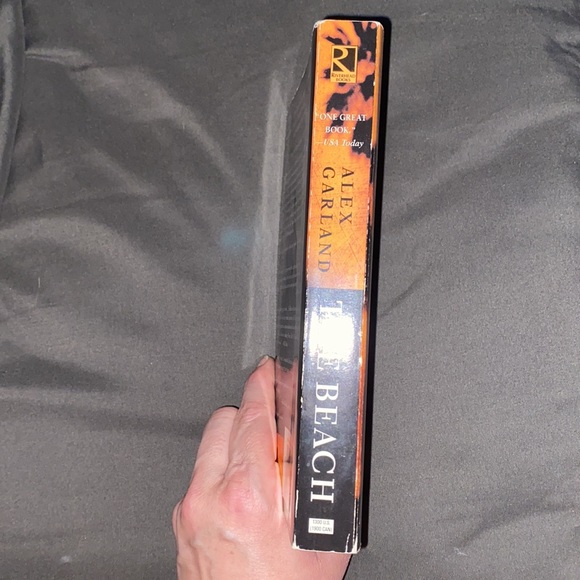 The Beach by: Alex Garland 1997 Edition Paperback - Picture 2 of 6